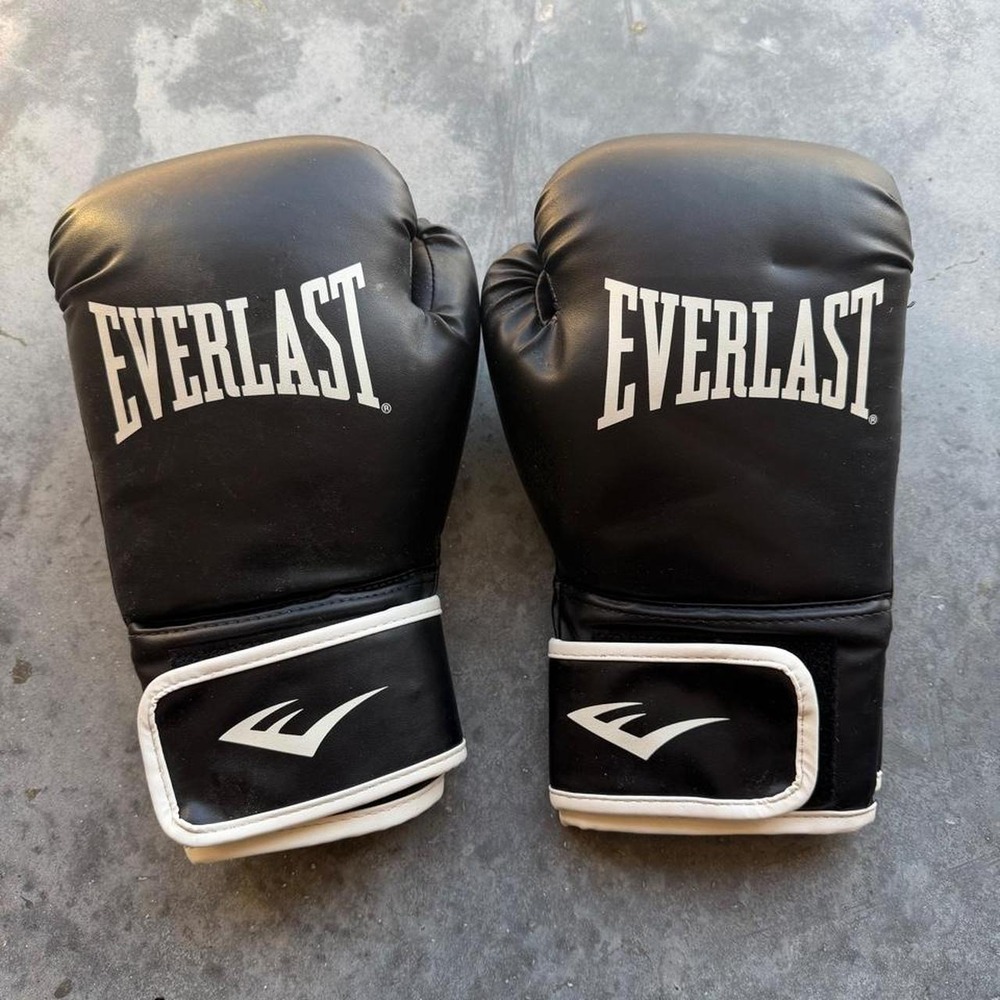 Everlast Boxing Gloves Training Sparring Black White Large XL Equipment